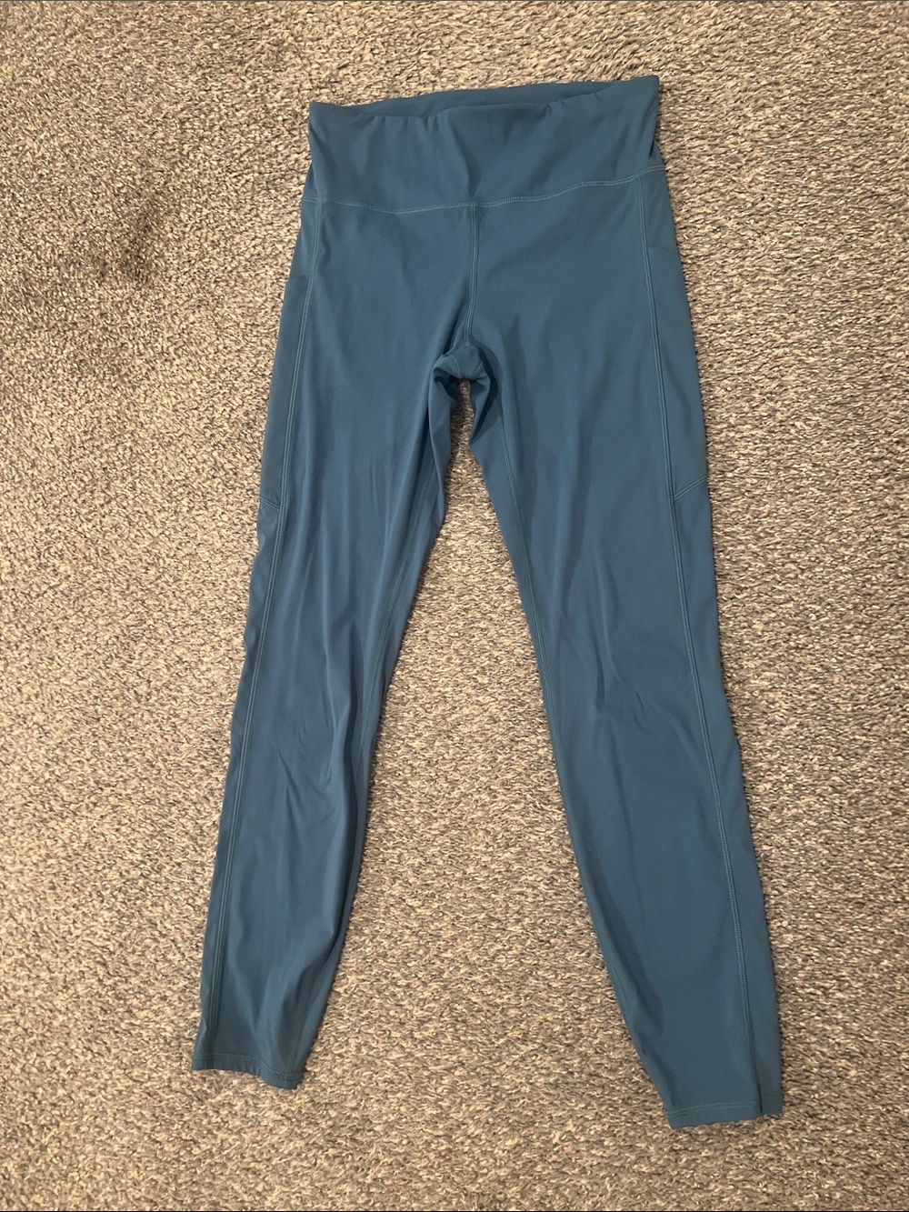 Vuori stride leggings. Small